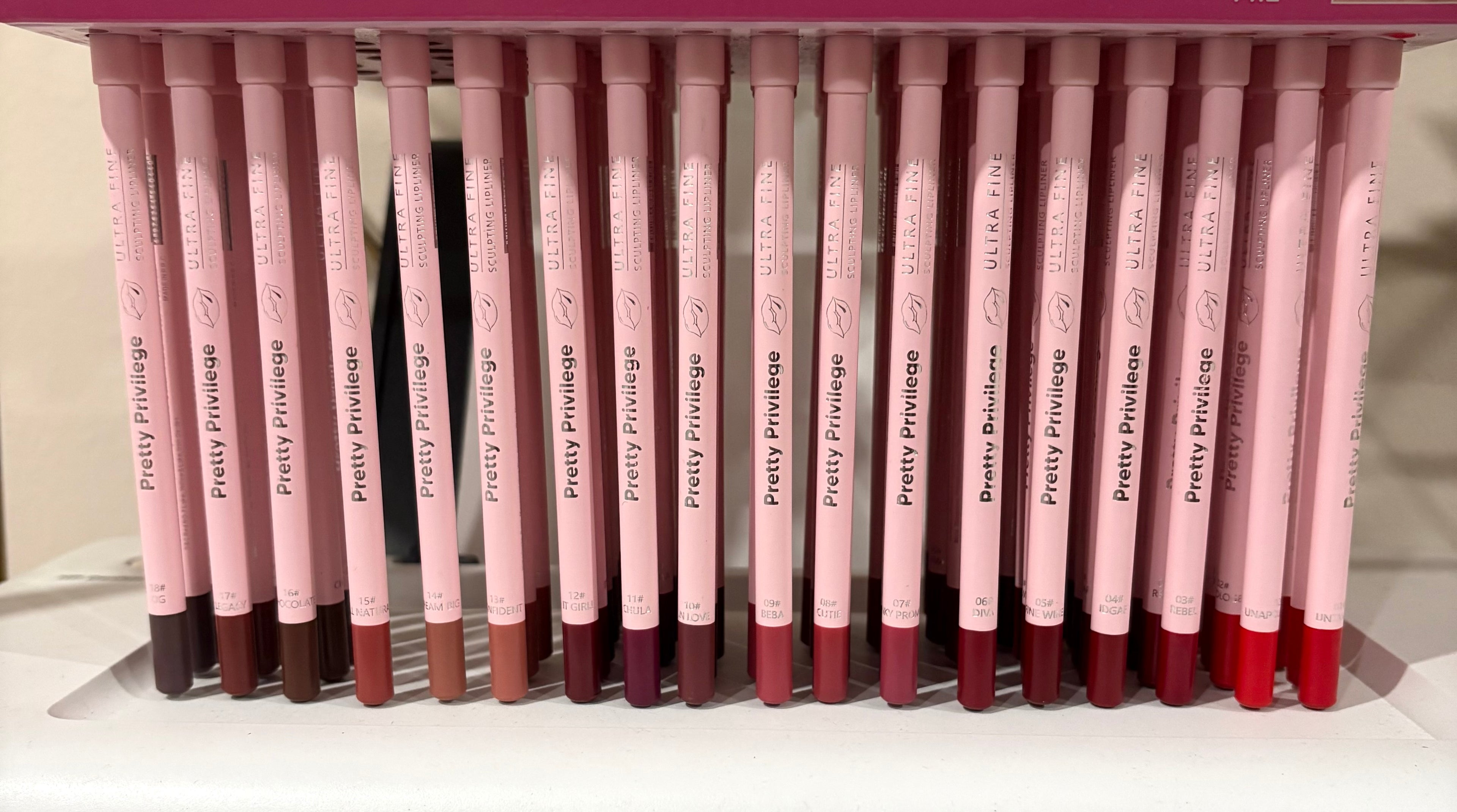 Sculpting Lipliner